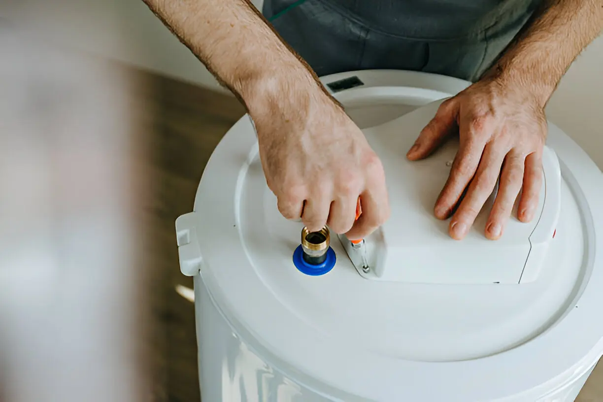 Local Air Conditioning Contractor in Orlando performing seasonal HVAC tune-up