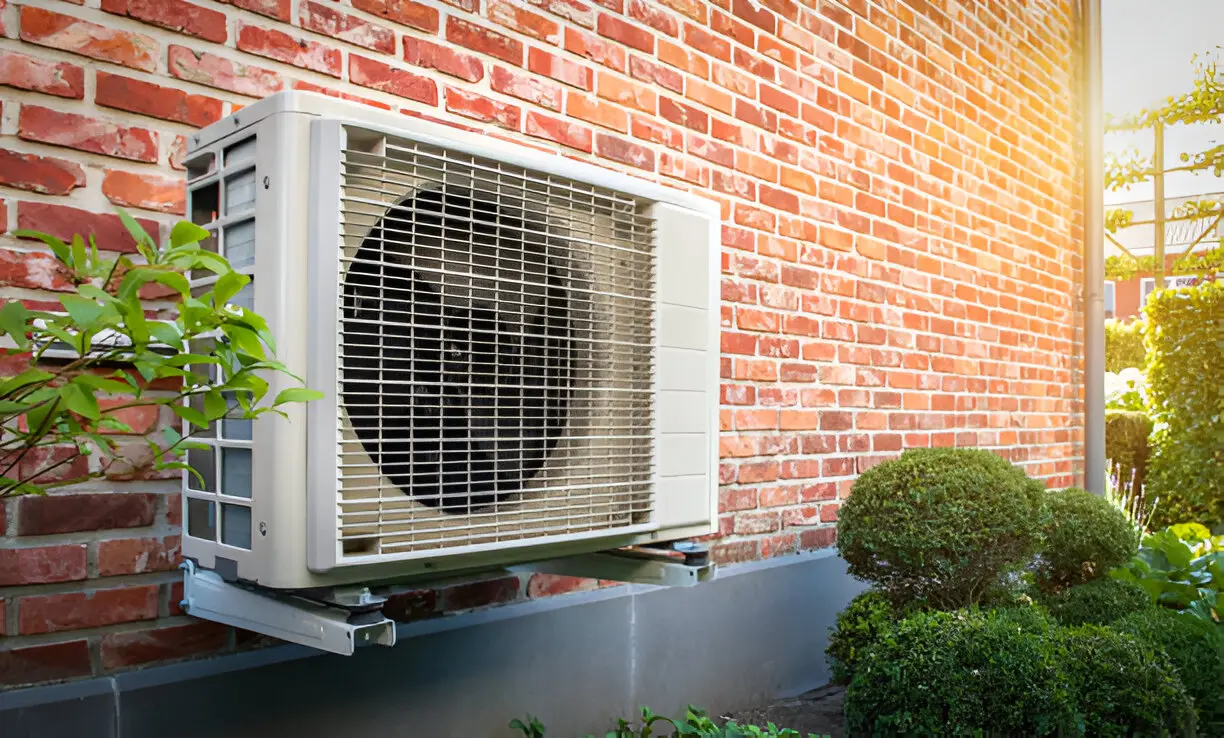 Professional Air Conditioning Contractor in Orlando installing energy-efficient cooling system